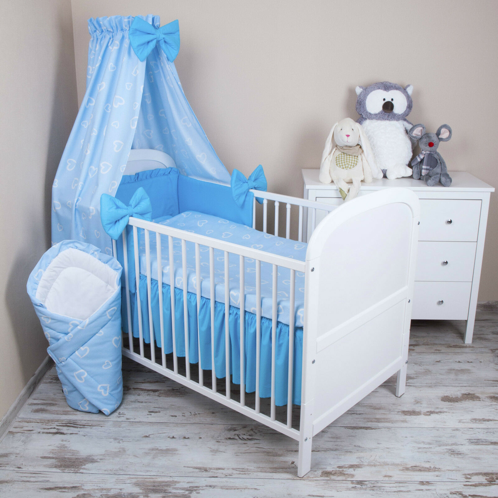 Babybett Paul mit 10-tlg Komplett-Set Bettwäsche Matratze Nestchen Herzchen Blau 